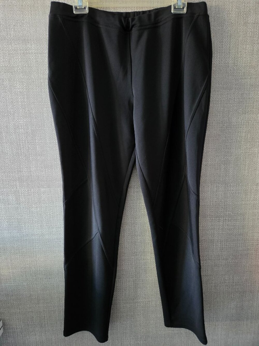 "alisha.d" women's black pull-on, stretch leggings/pants, size 16.